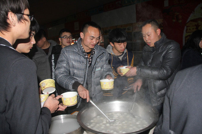 做湯圓，猜燈謎，嗨到停不下來