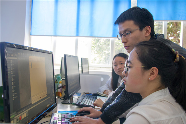 企業(yè)項(xiàng)目實(shí)訓(xùn)，VR技術(shù)大咖空降課堂