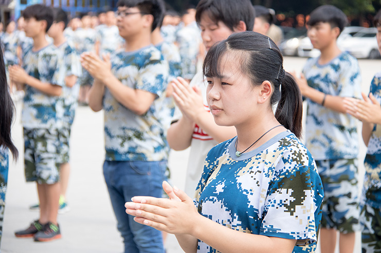 秋季軍訓(xùn)會操完滿結(jié)束，新生面貌煥然一新