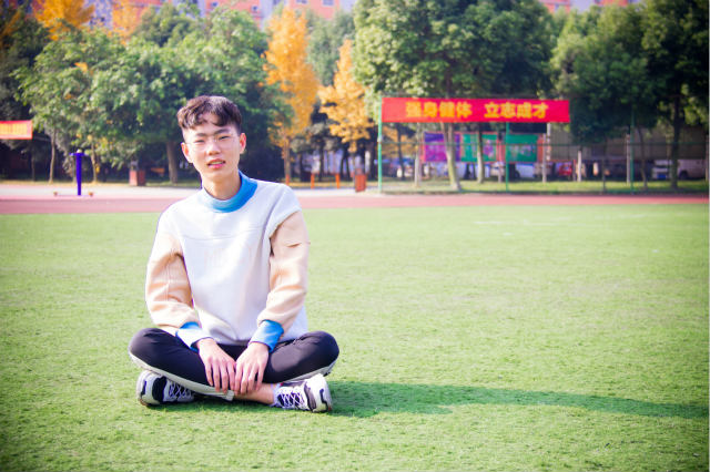 一見鐘情的電競(jìng)見之不忘，思之如狂