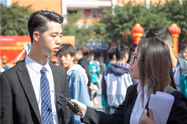 2019四川新華春季畢業(yè)生供不應(yīng)求，逆襲史上最難就業(yè)季節(jié)