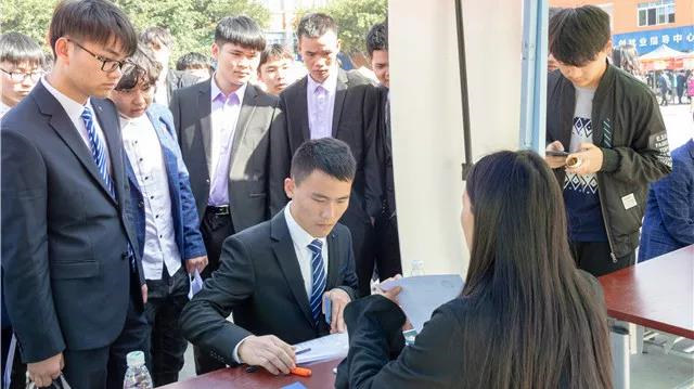 學技術為什么選擇四川新華之就業(yè)篇！