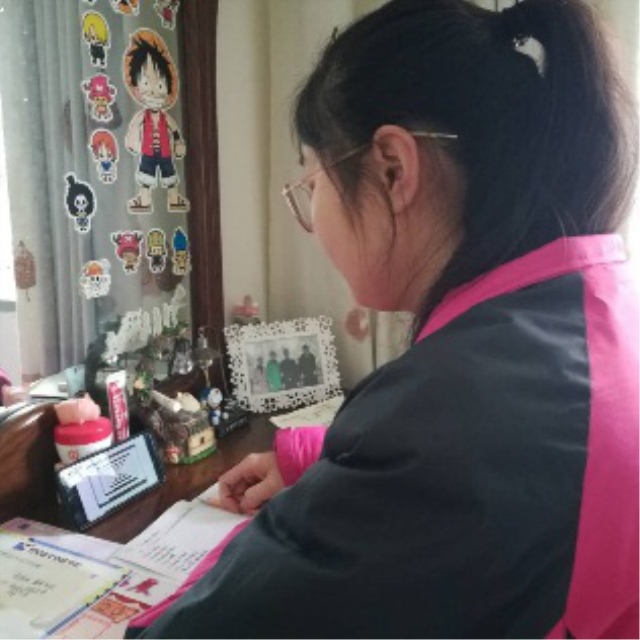 同學(xué)，你認(rèn)真學(xué)習(xí)的樣子真好看！