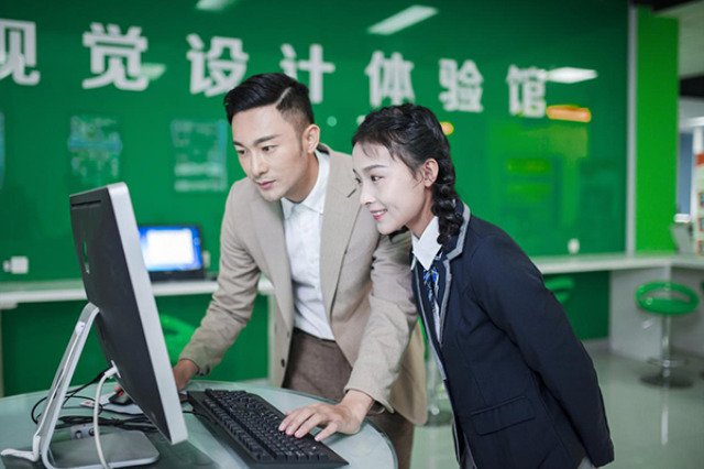 從9億網(wǎng)民中窺見學(xué)UI設(shè)計成熱門趨勢