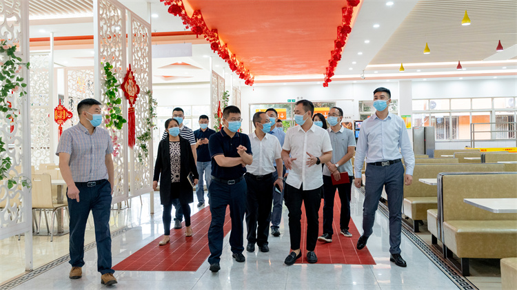 【中秋節(jié)的慰問】熱烈歡迎雙流區(qū)政府領導蒞臨成都新華！