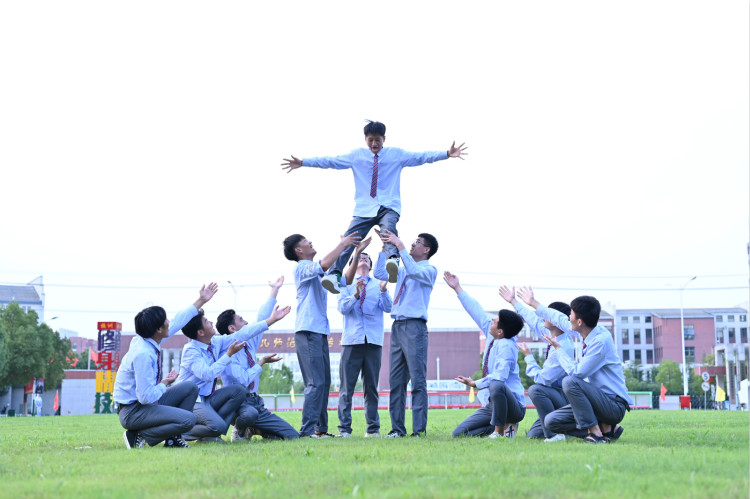鼓勵上市公司興辦職業(yè)教育，重點是“高質(zhì)量”