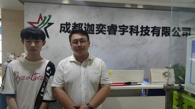 就業(yè)回訪，新華在路上